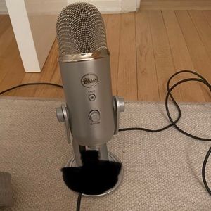 This is a BLUE microphone, never used